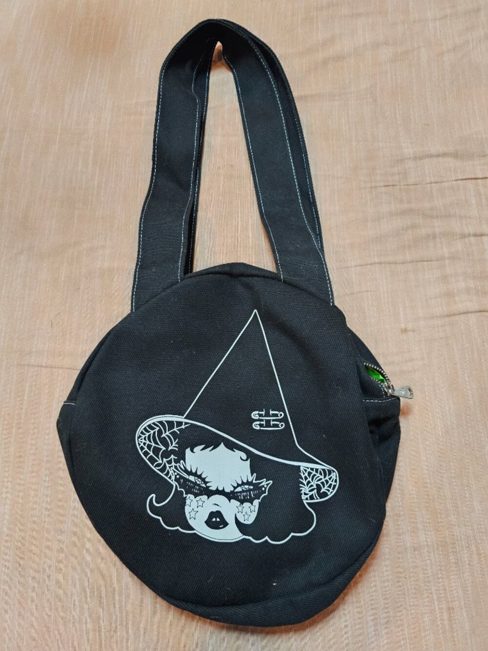 Valfre Woven Shoulder Bag - Picture 5 of 7